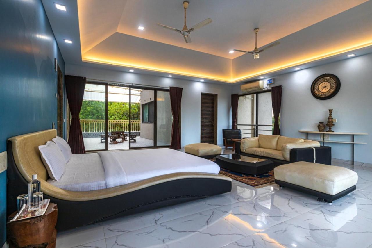 Saffronstays Aura, Alibaug - Luxury Pool Villa With A Game Room And Spacious Lawn آليباغ المظهر الخارجي الصورة