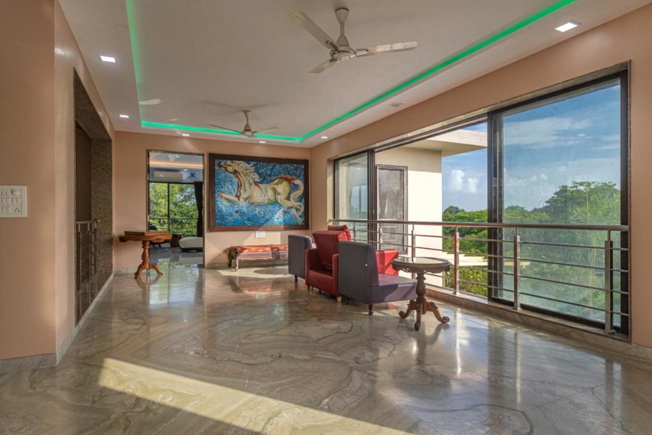 Saffronstays Aura, Alibaug - Luxury Pool Villa With A Game Room And Spacious Lawn آليباغ المظهر الخارجي الصورة