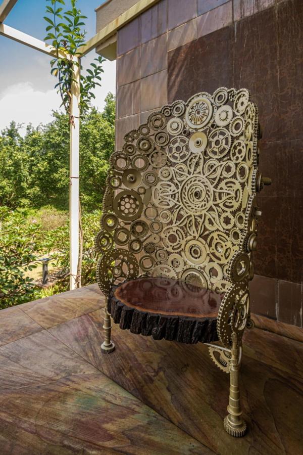 Saffronstays Aura, Alibaug - Luxury Pool Villa With A Game Room And Spacious Lawn آليباغ المظهر الخارجي الصورة